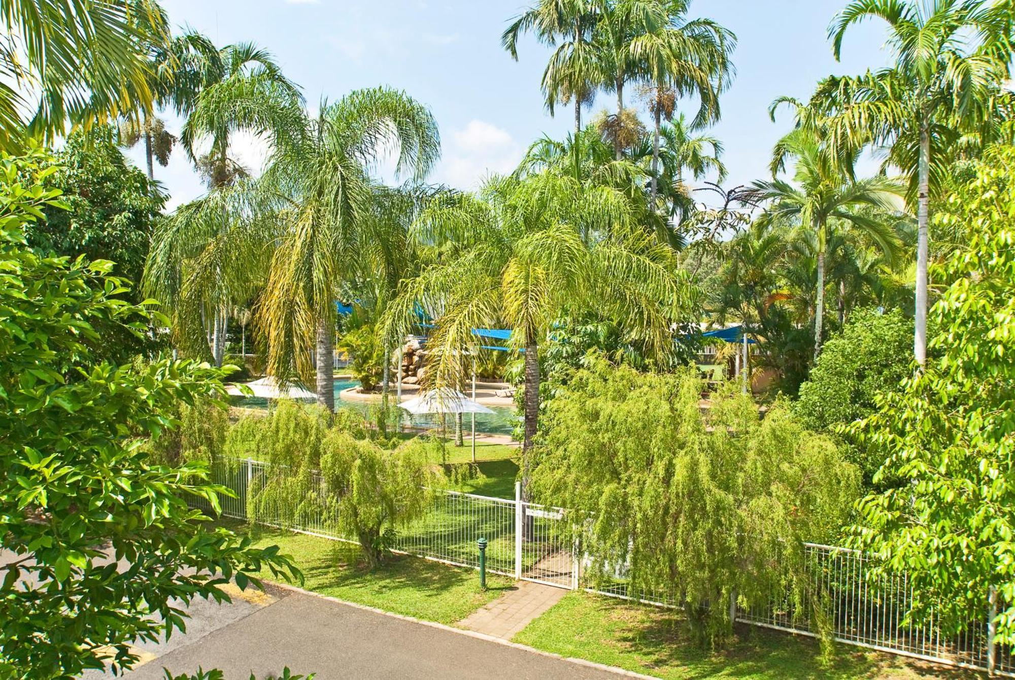 Nimrod Resort Apartments Port Douglas Exterior photo